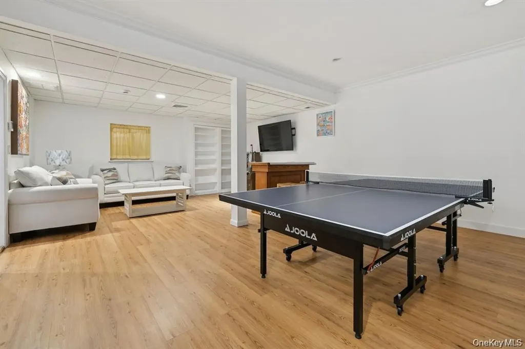15 Carter Road Hampton Bays NY 11946