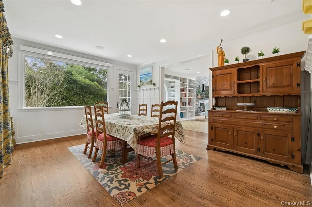 15 Carter Road Hampton Bays NY 11946