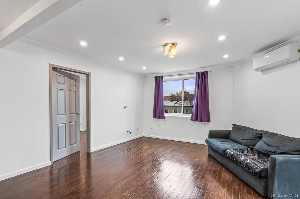 8115 Queens Boulevard Elmhurst NY 11373