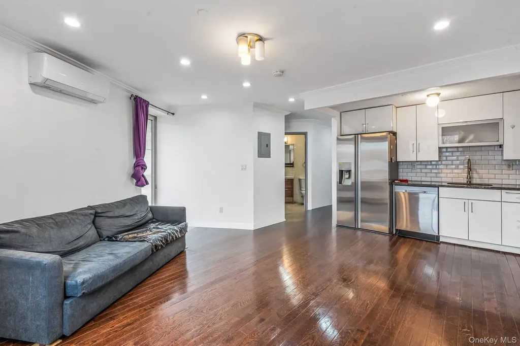 8115 Queens Boulevard Elmhurst NY 11373