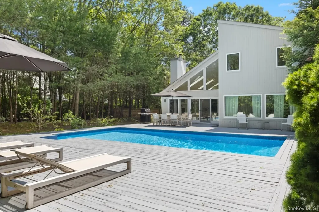 24 Quogue Riverhead Road Quogue NY 11959