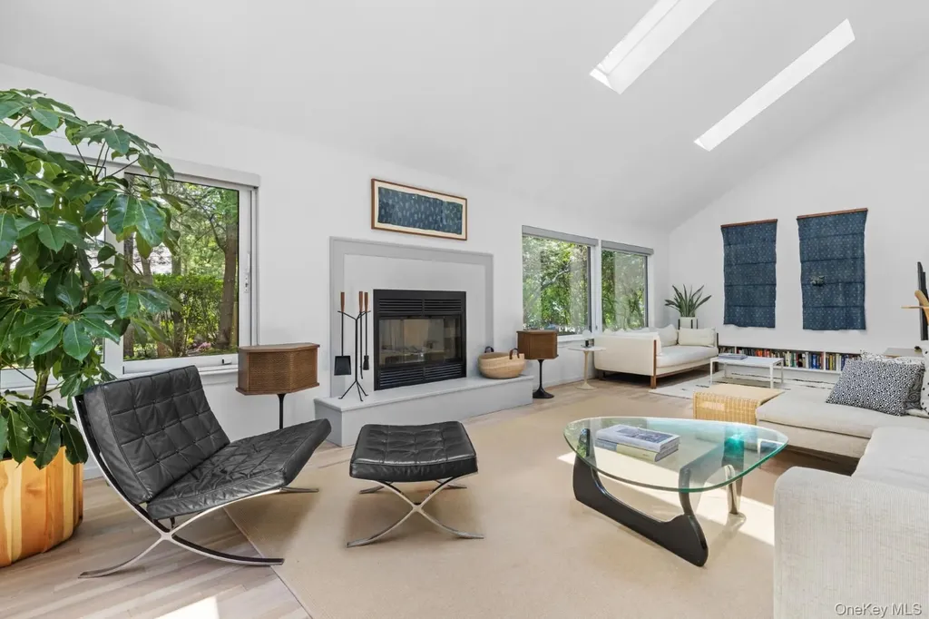 24 Quogue Riverhead Road Quogue NY 11959