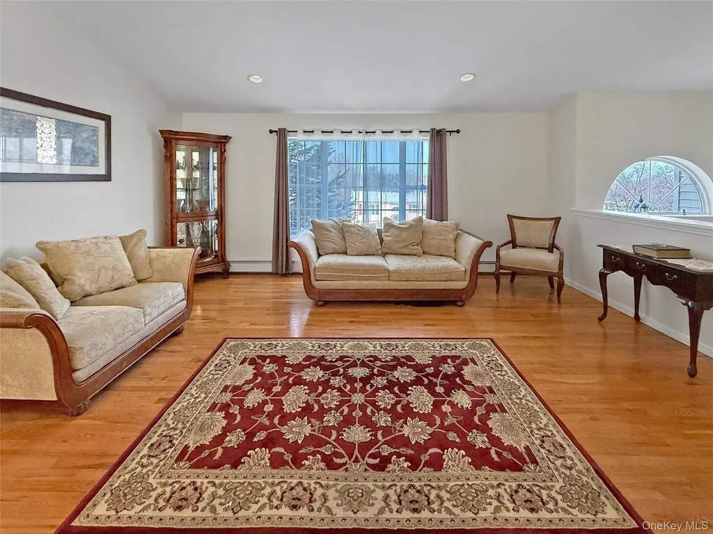 22 Sharon Drive Middletown NY 10941
