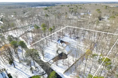 400 Eastport Manor Road Manorville NY 11949