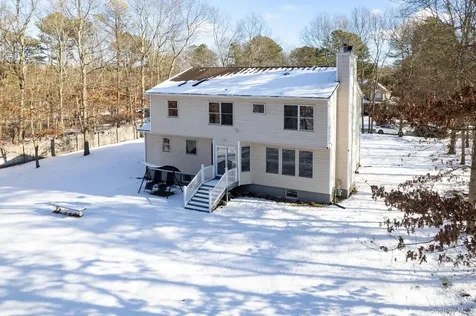 400 Eastport Manor Road Manorville NY 11949