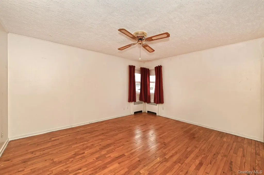 481 Leonard Boulevard New Hyde Park NY 11040