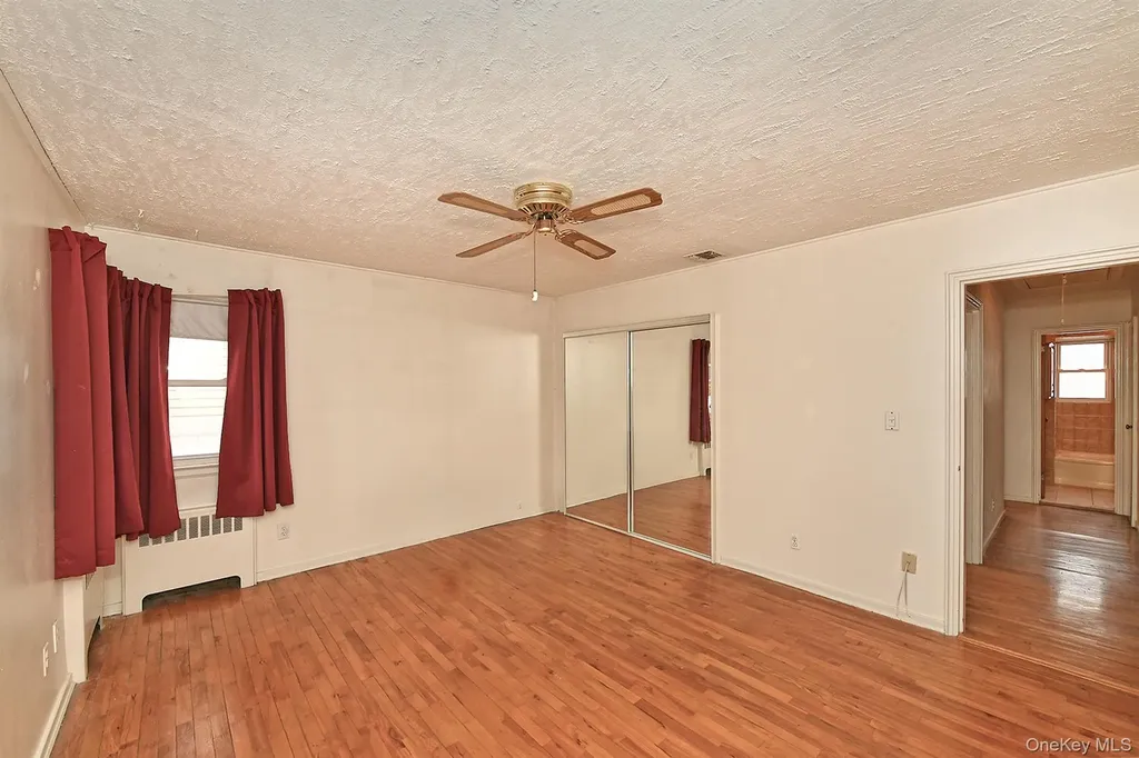 481 Leonard Boulevard New Hyde Park NY 11040