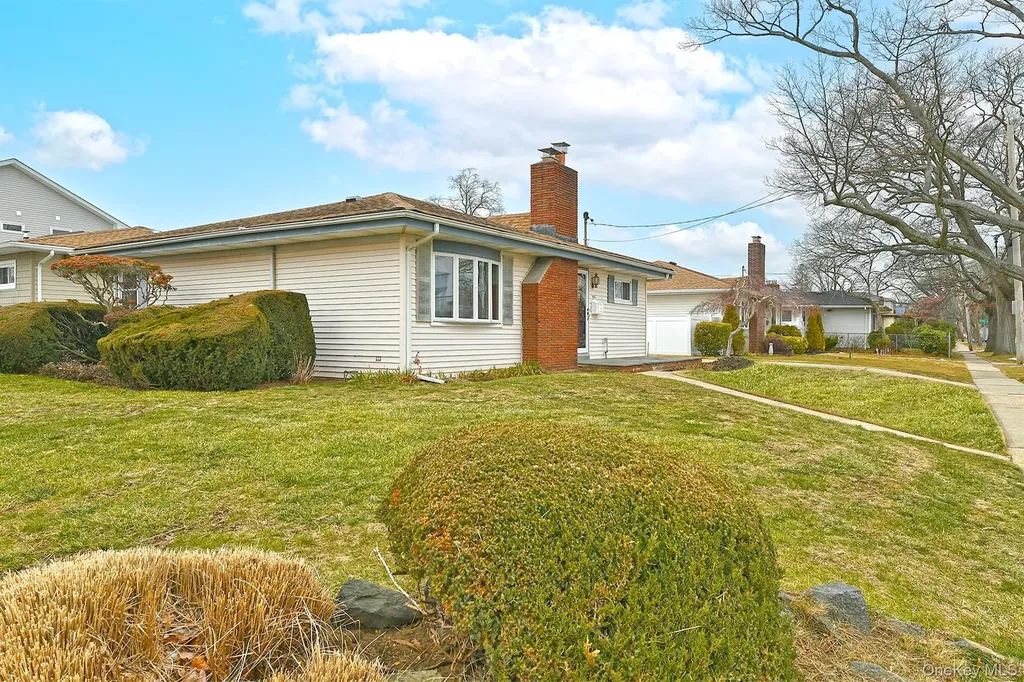 481 Leonard Boulevard New Hyde Park NY 11040