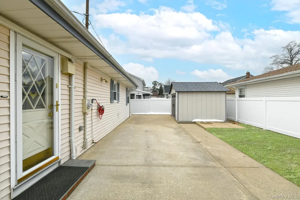 481 Leonard Boulevard New Hyde Park NY 11040