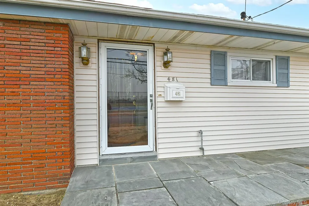 481 Leonard Boulevard New Hyde Park NY 11040