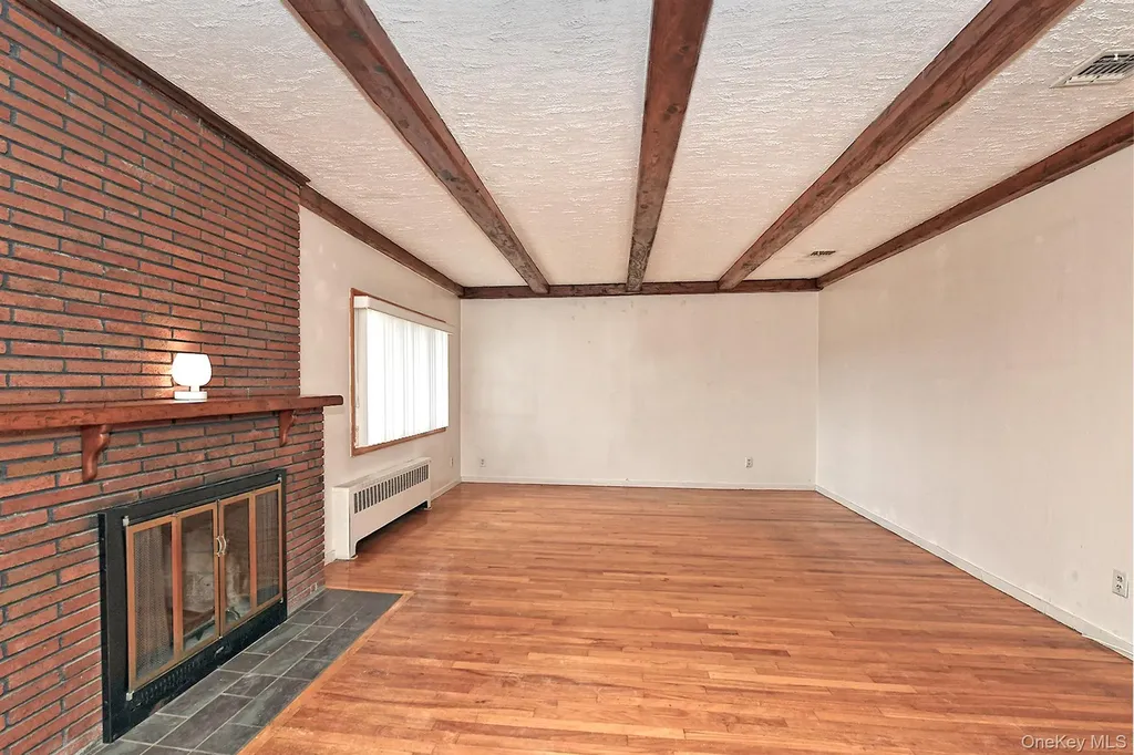 481 Leonard Boulevard New Hyde Park NY 11040