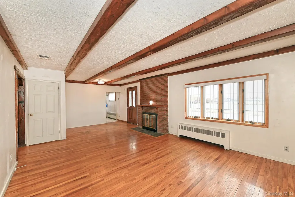 481 Leonard Boulevard New Hyde Park NY 11040