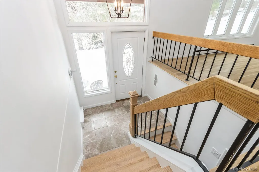 20 Lake Road Mahopac NY 10541