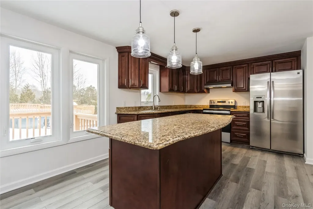 20 Lake Road Mahopac NY 10541