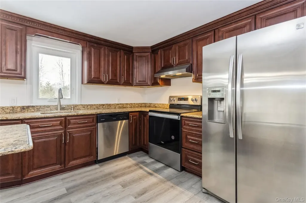 20 Lake Road Mahopac NY 10541