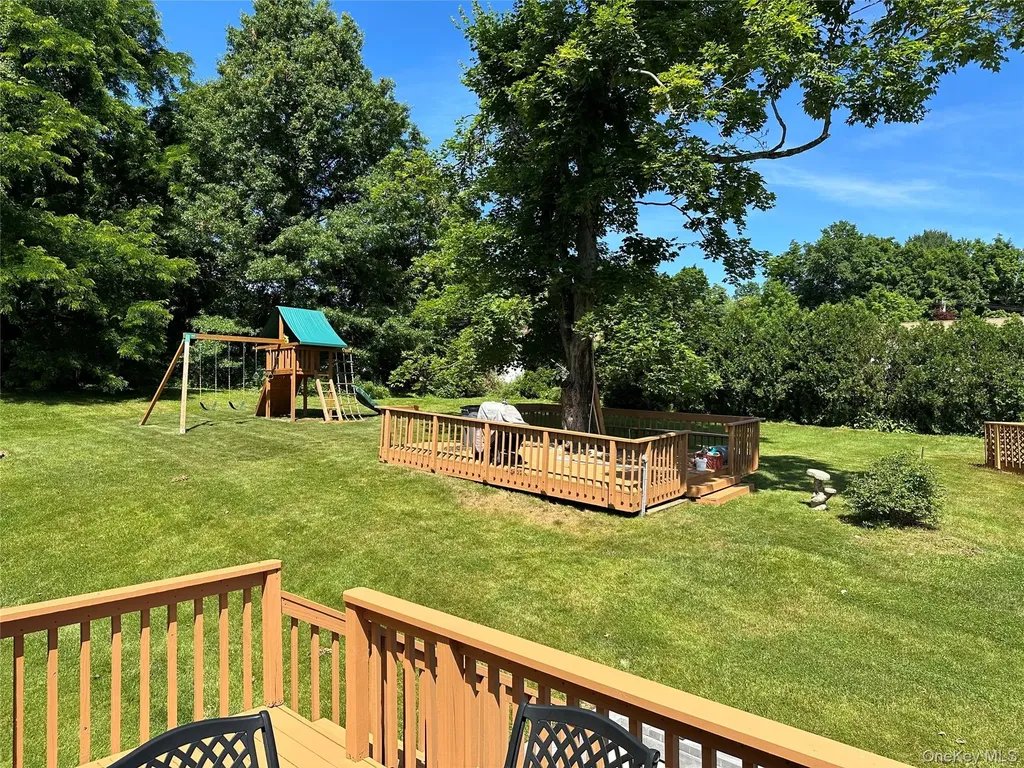 20 Lake Road Mahopac NY 10541