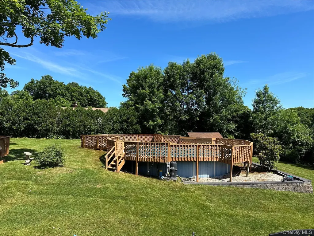20 Lake Road Mahopac NY 10541
