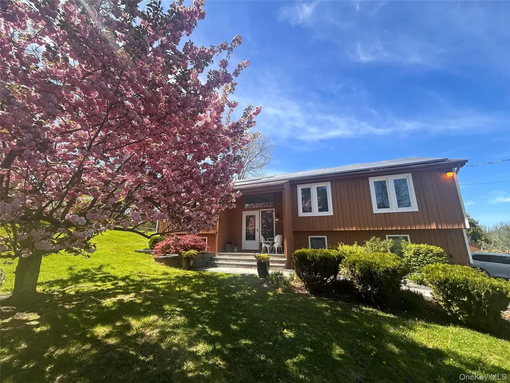 20 Lake Road Mahopac NY 10541