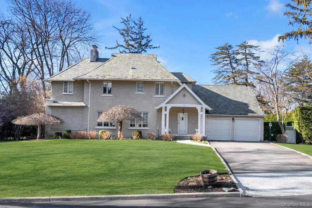 10 Clover Drive Great Neck NY 11021