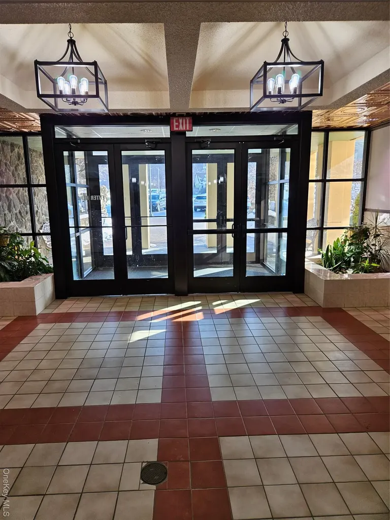 293 Route 100 Somers NY 10589