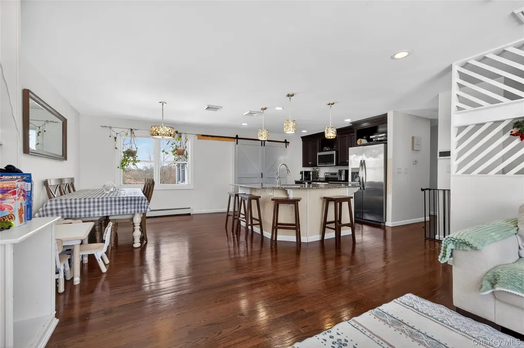 1076 Hoagerburgh Road Wallkill NY 12589