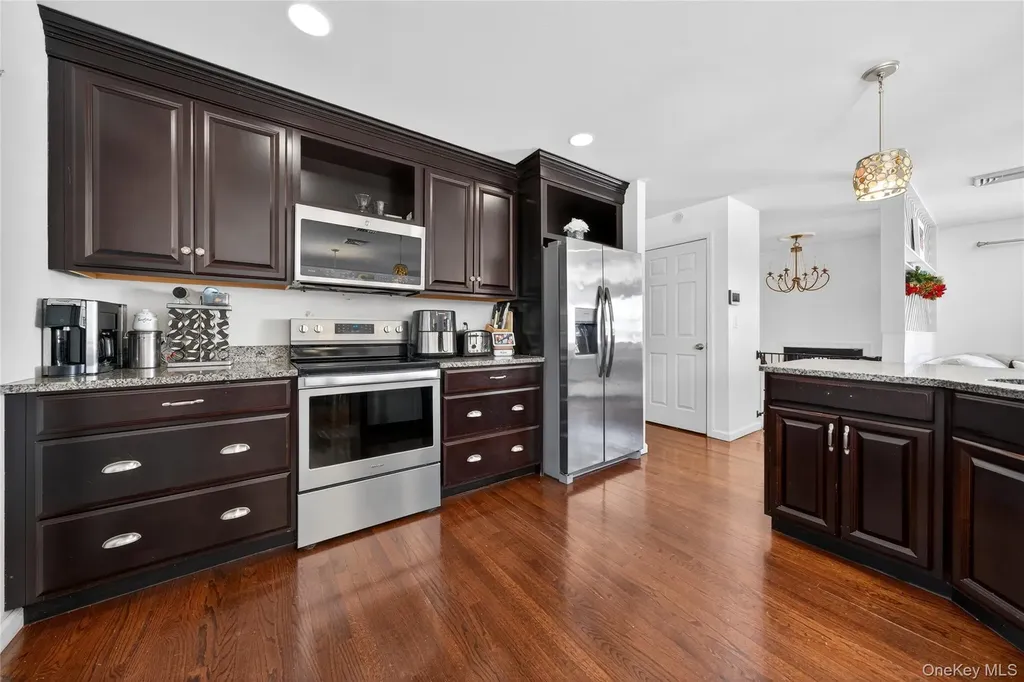 1076 Hoagerburgh Road Wallkill NY 12589
