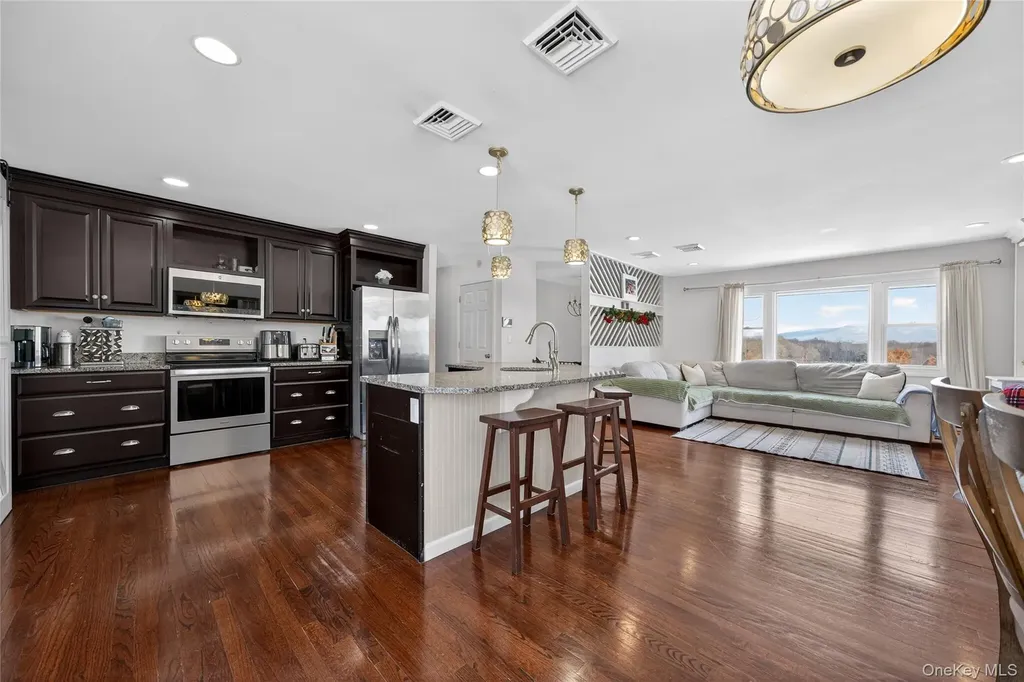 1076 Hoagerburgh Road Wallkill NY 12589