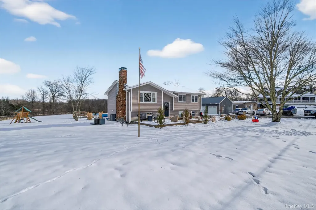 1076 Hoagerburgh Road Wallkill NY 12589