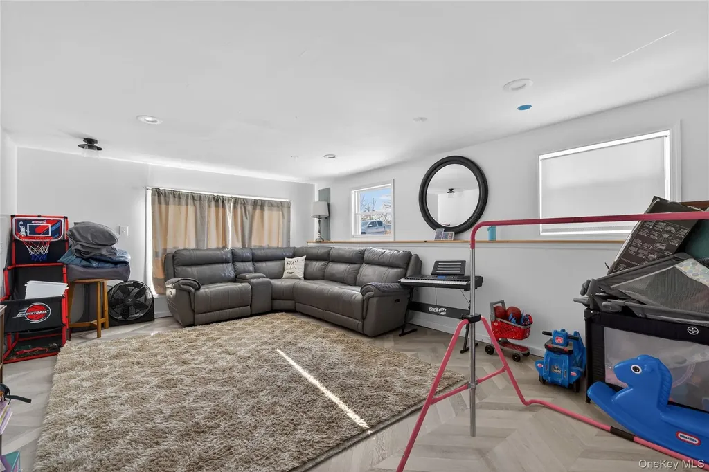 1076 Hoagerburgh Road Wallkill NY 12589