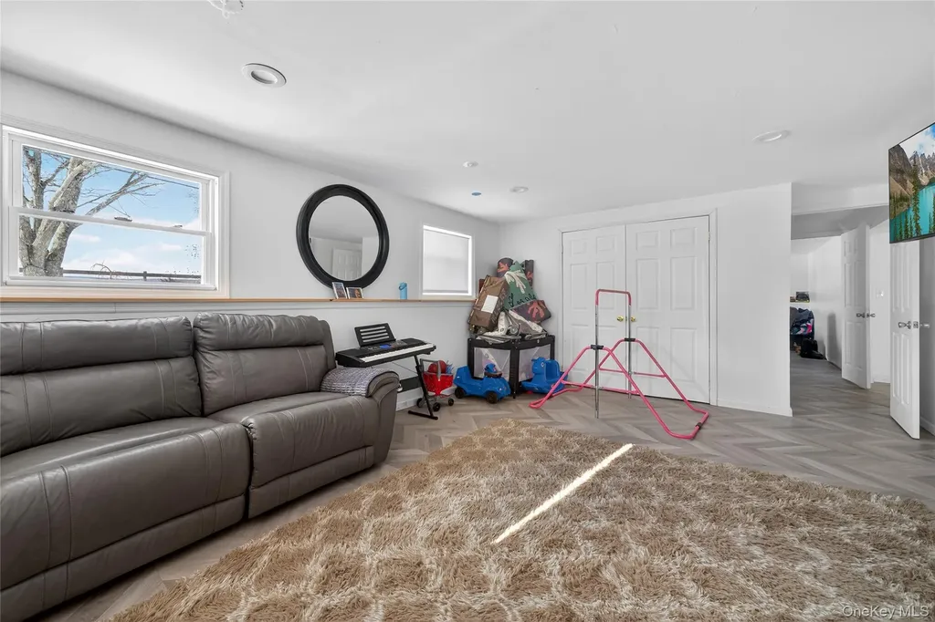 1076 Hoagerburgh Road Wallkill NY 12589