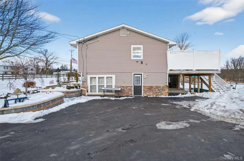 1076 Hoagerburgh Road Wallkill NY 12589