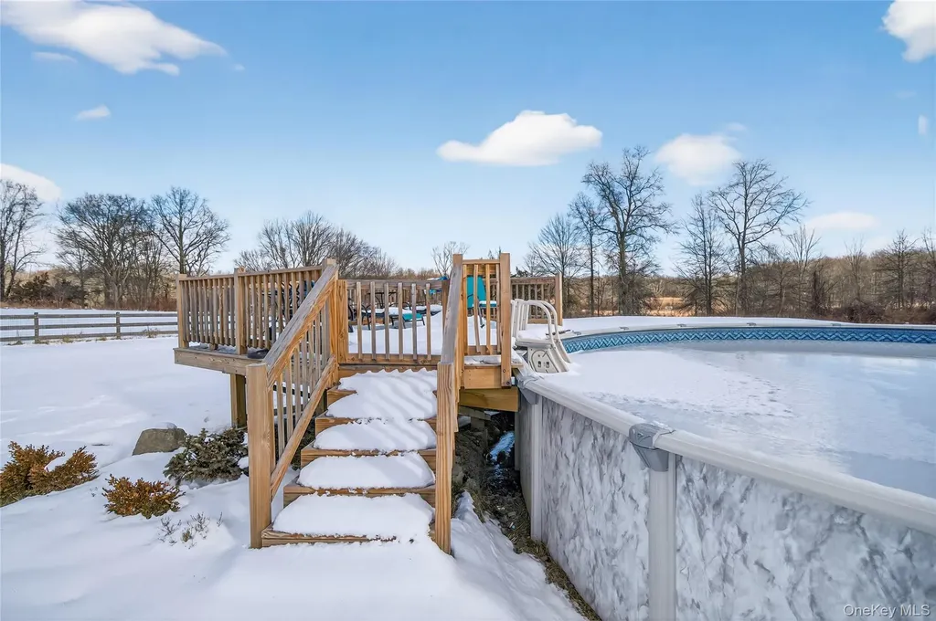 1076 Hoagerburgh Road Wallkill NY 12589