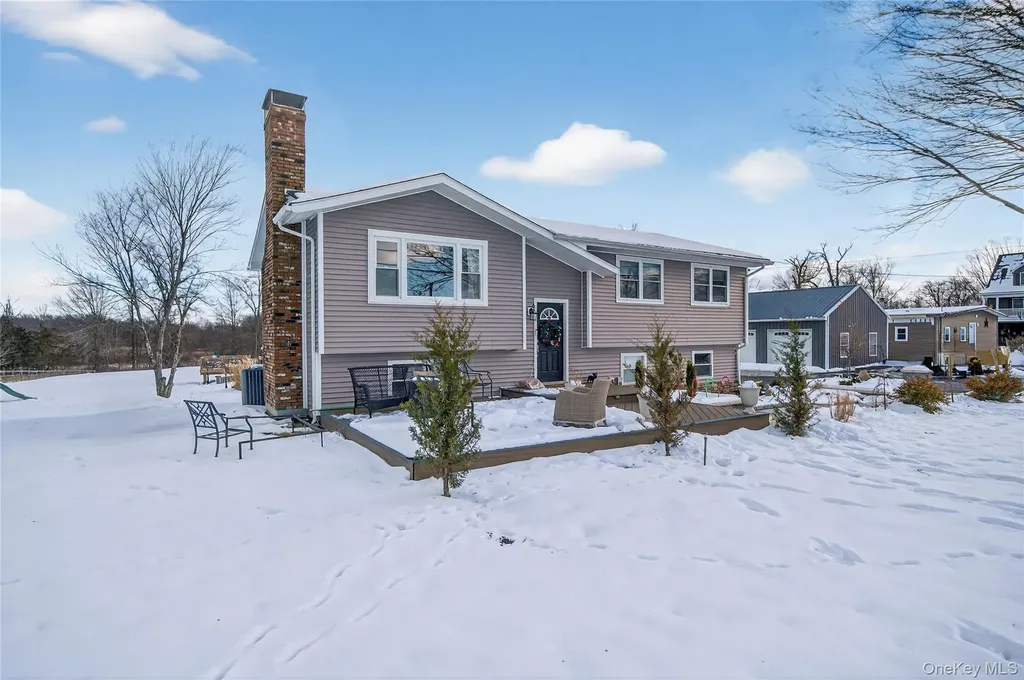 1076 Hoagerburgh Road Wallkill NY 12589