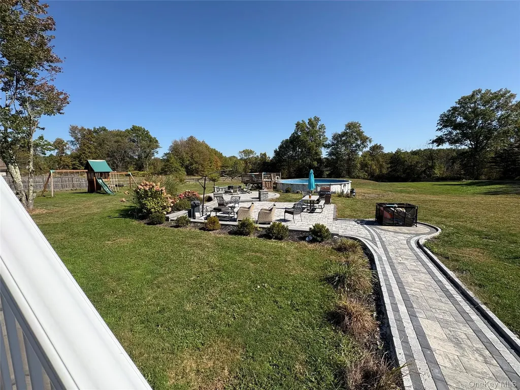 1076 Hoagerburgh Road Wallkill NY 12589