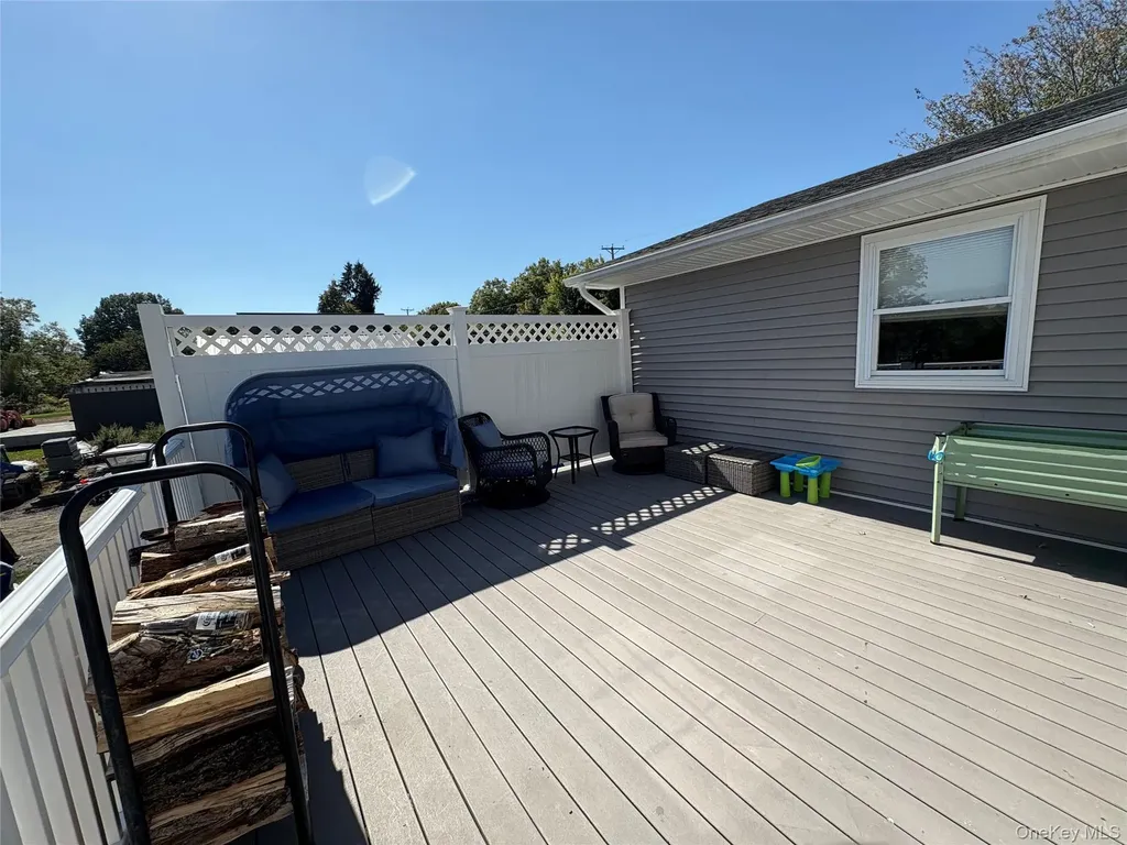 1076 Hoagerburgh Road Wallkill NY 12589