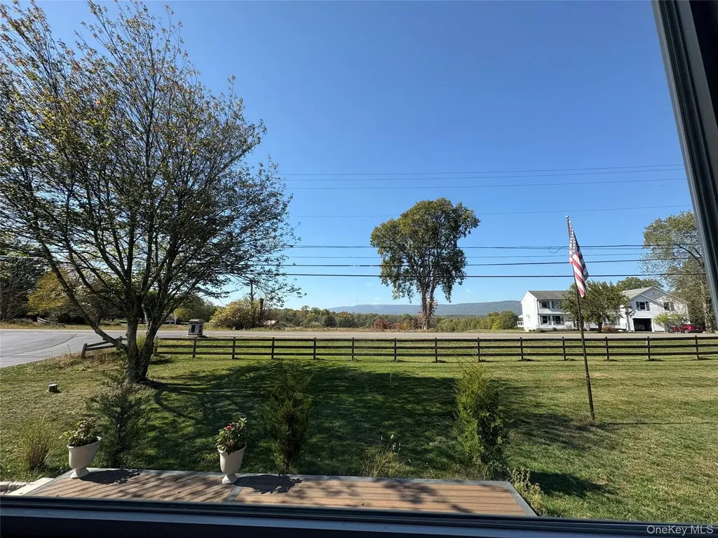 1076 Hoagerburgh Road Wallkill NY 12589
