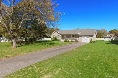 72 Josica Drive Aquebogue NY 11901