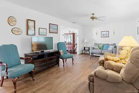 72 Josica Drive Aquebogue NY 11901