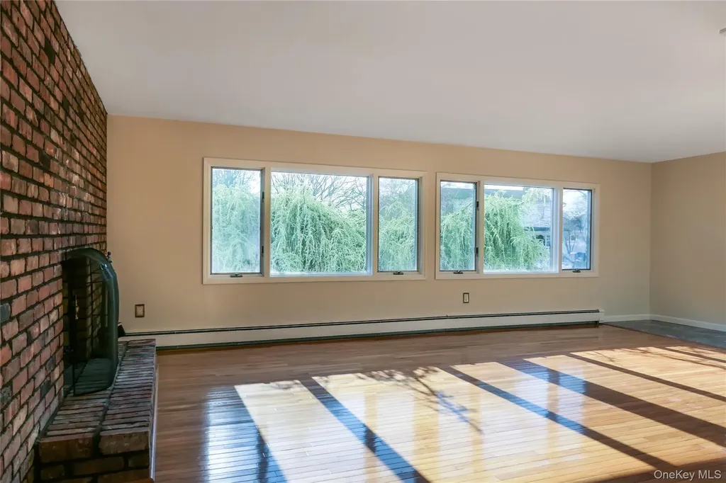 10 Marie Crescent East Patchogue NY 11772