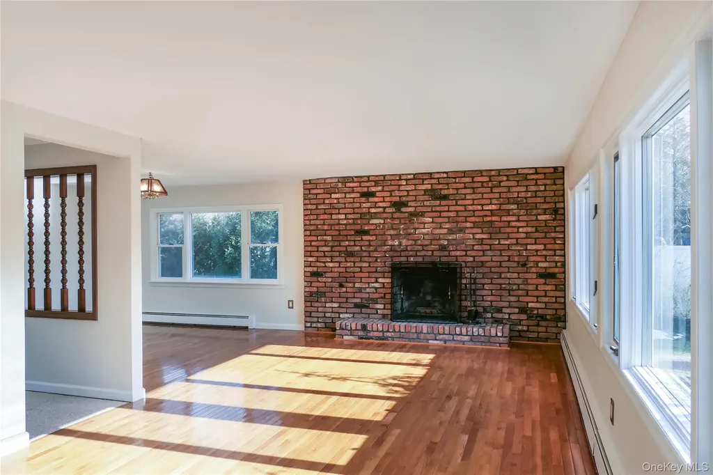 10 Marie Crescent East Patchogue NY 11772