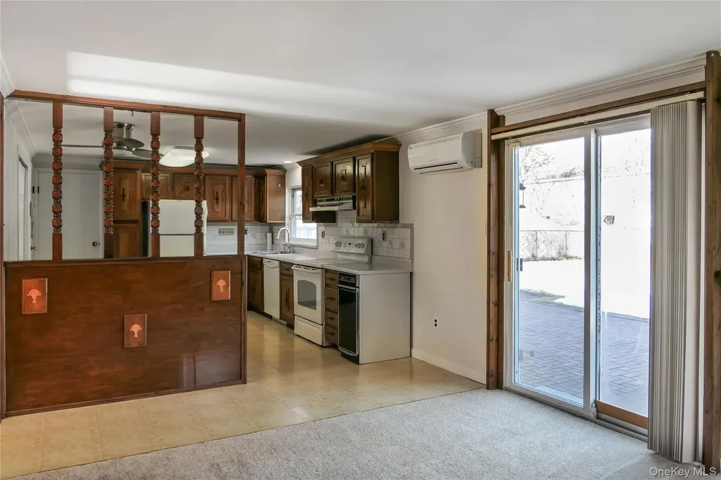 10 Marie Crescent East Patchogue NY 11772