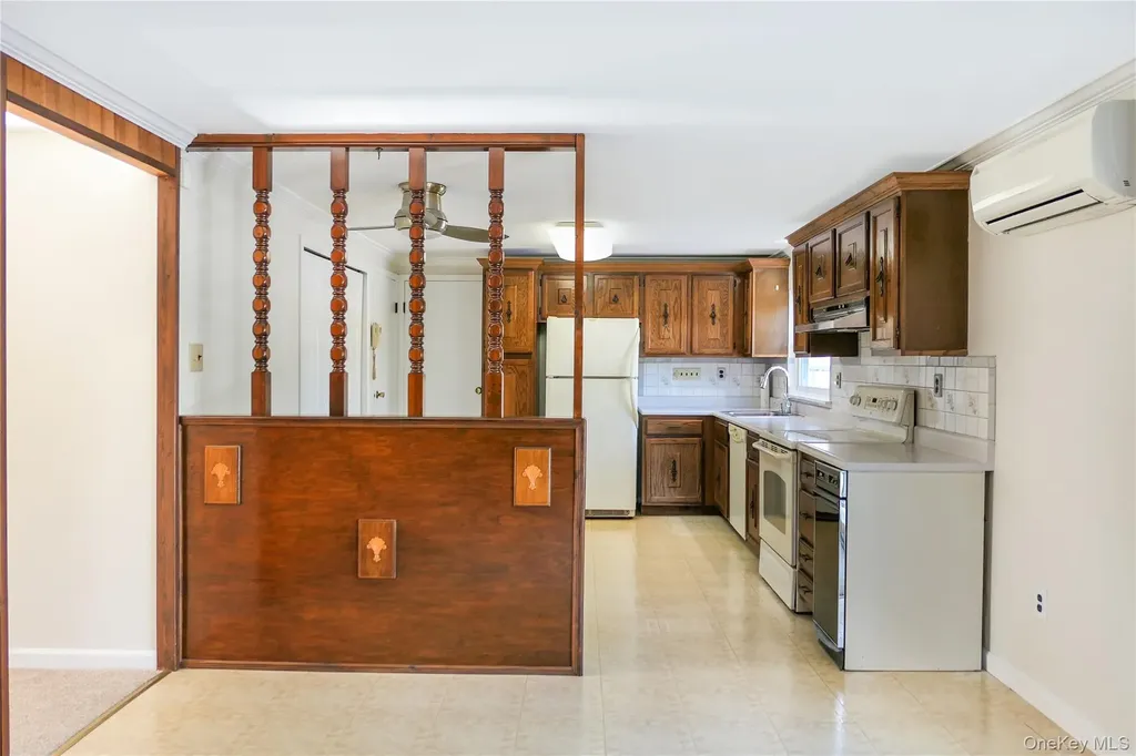 10 Marie Crescent East Patchogue NY 11772