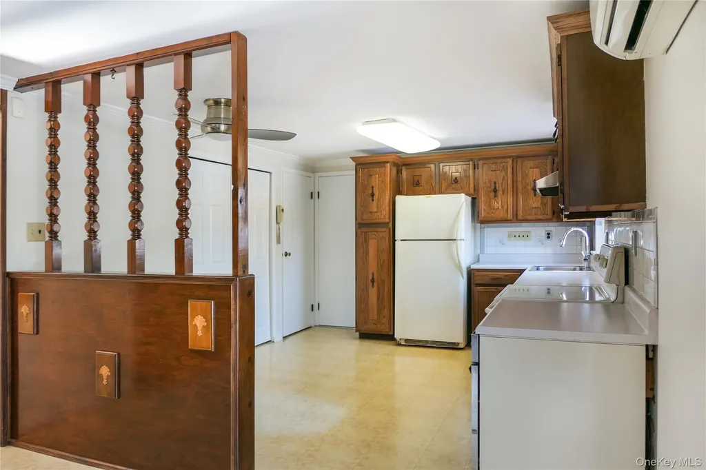10 Marie Crescent East Patchogue NY 11772