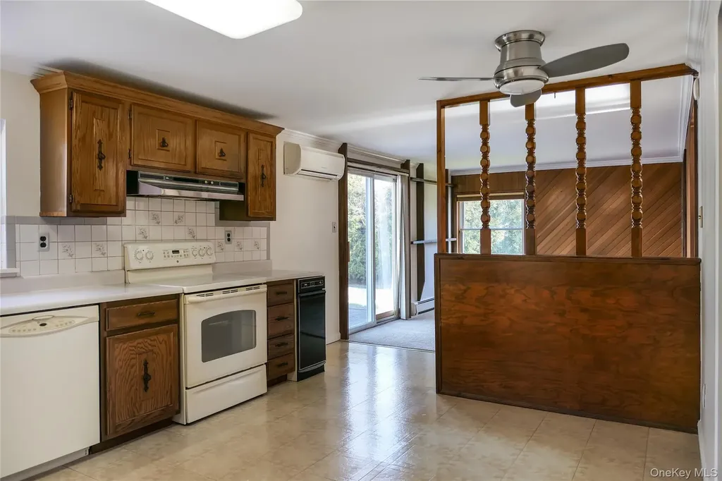 10 Marie Crescent East Patchogue NY 11772