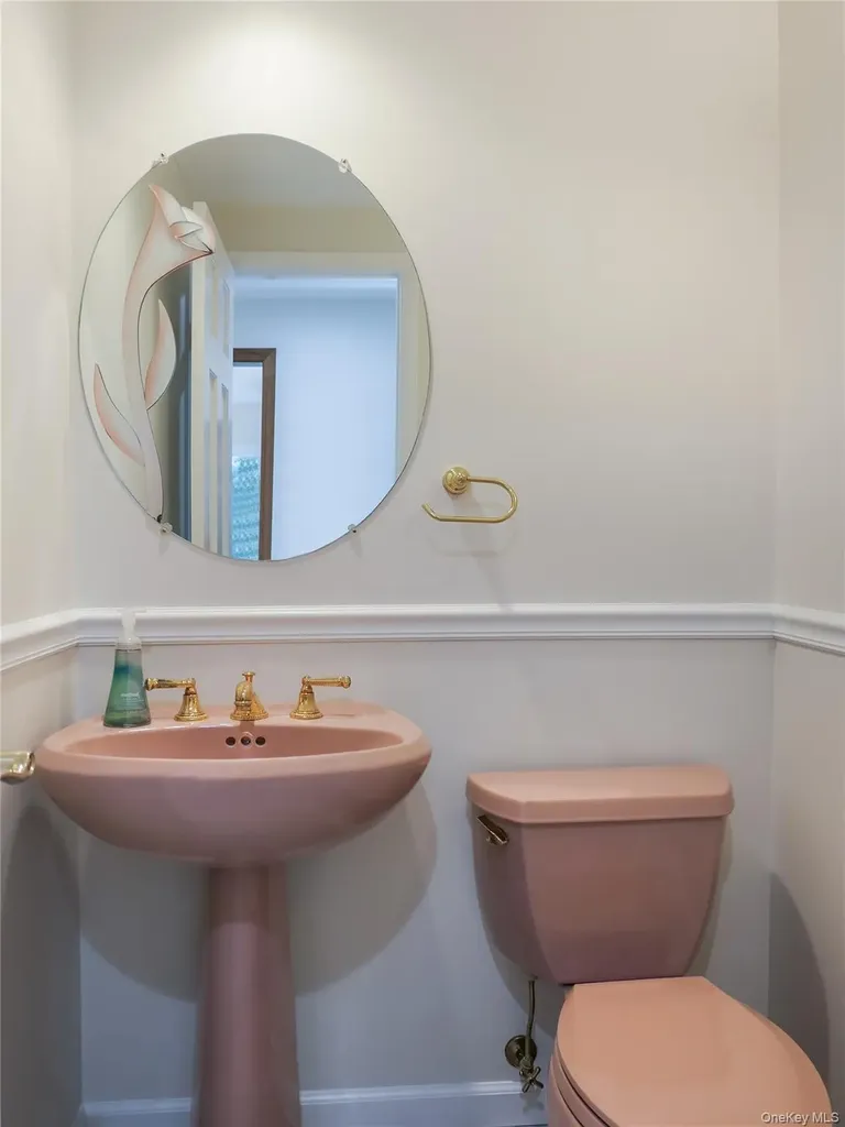 10 Marie Crescent East Patchogue NY 11772