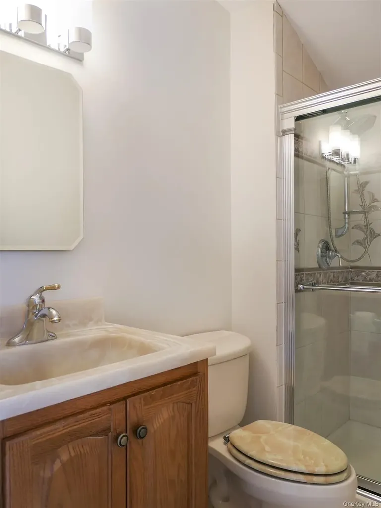 10 Marie Crescent East Patchogue NY 11772