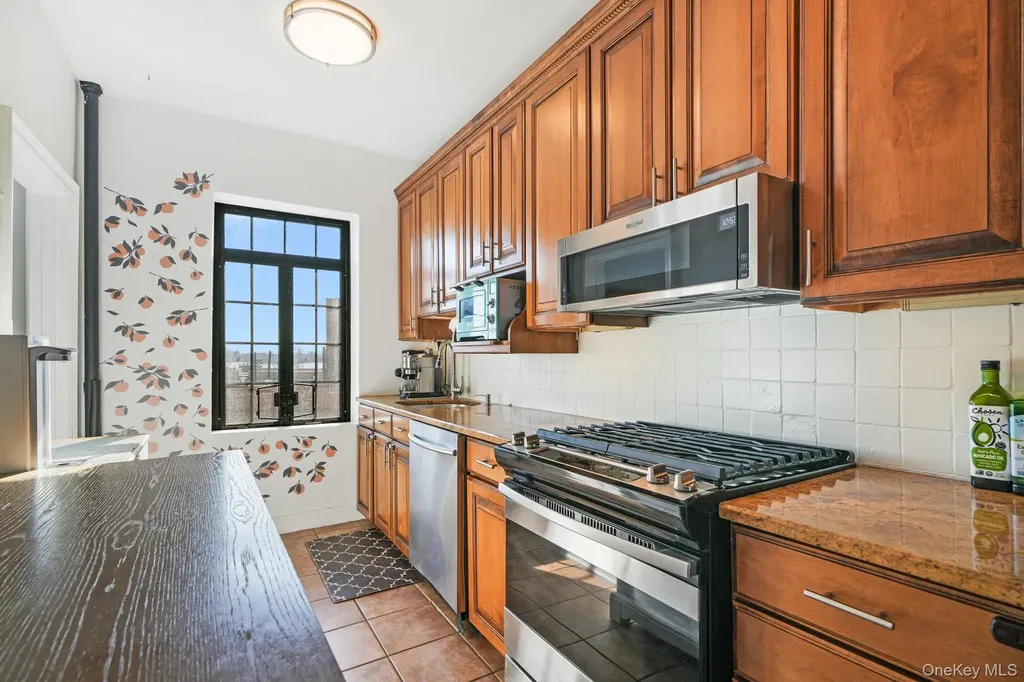 45 Pondfield Road W Bronxville NY 10708