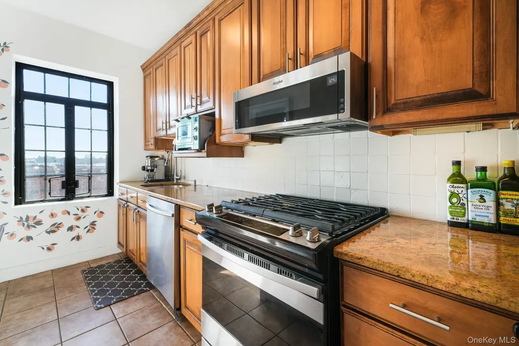 45 Pondfield Road W Bronxville NY 10708
