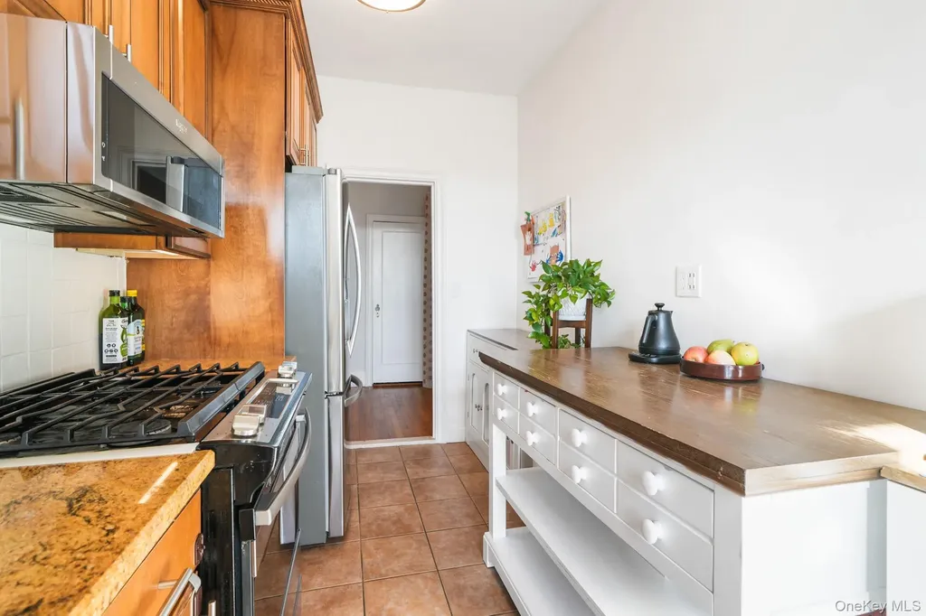 45 Pondfield Road W Bronxville NY 10708