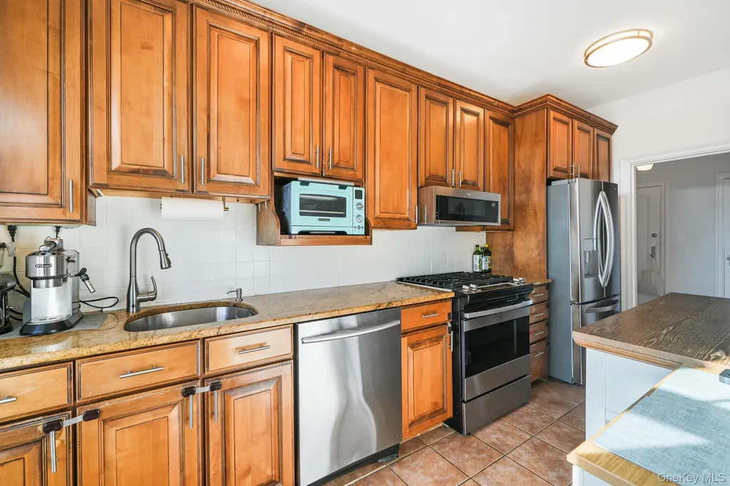 45 Pondfield Road W Bronxville NY 10708